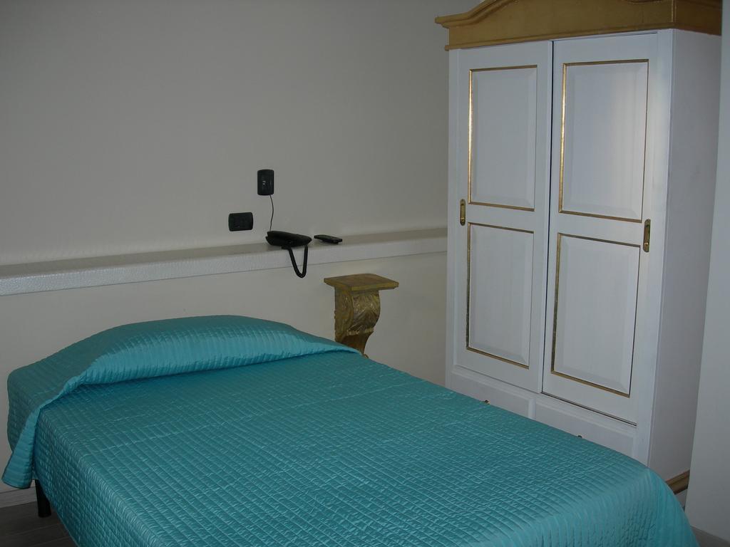 Hotel Due Spade Fidenza Δωμάτιο φωτογραφία