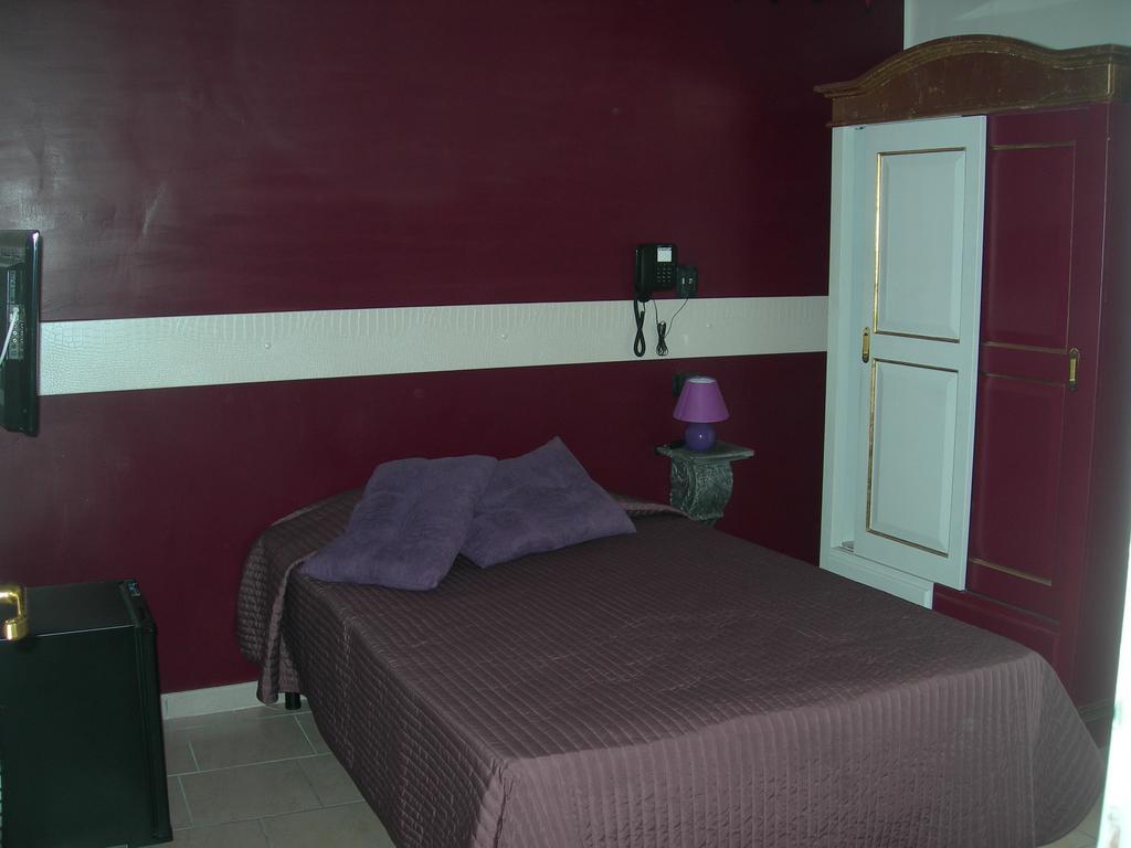 Hotel Due Spade Fidenza Δωμάτιο φωτογραφία