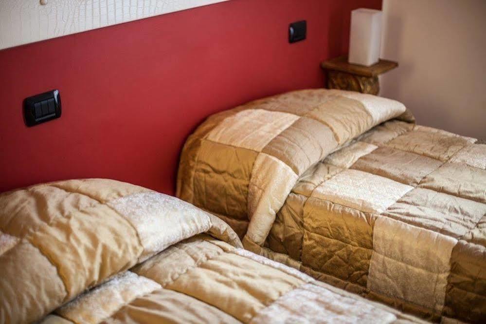 Hotel Due Spade Fidenza Εξωτερικό φωτογραφία